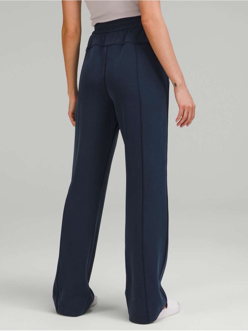 Lululemon Softstreme High-Rise Pant
True Navy - Picture 2 of 14